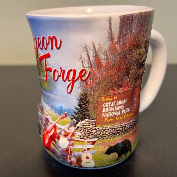 Vintage Pigeon Forge Tennessee Great Smoky Mts. National Park 3D Souvenir Mug - Picture 4 of 8